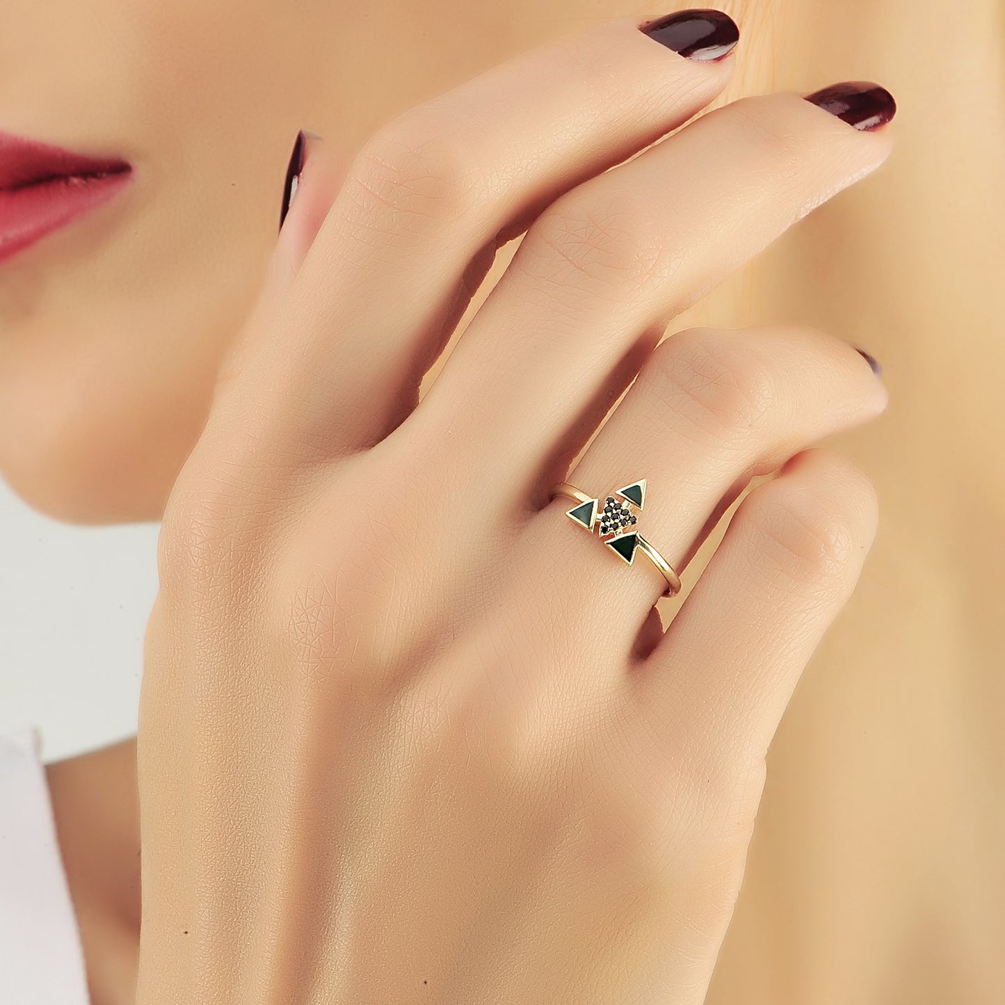 Driehoekig Emailring Zwart Diamanten Gouden Dames Ring
