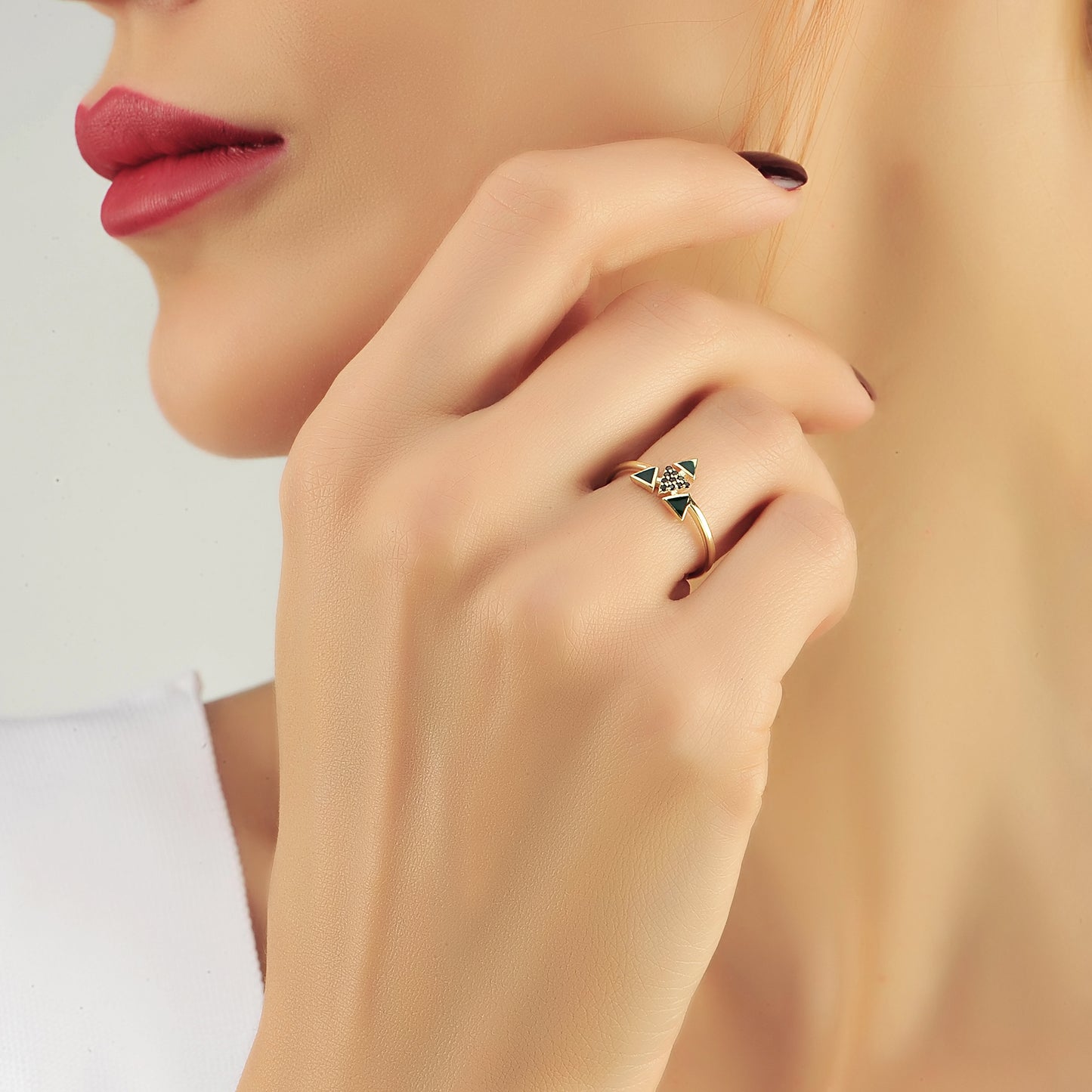 Driehoekig Emailring Zwart Diamanten Gouden Dames Ring