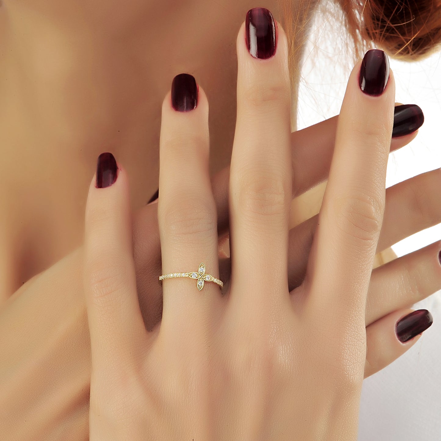 Bloemvormige Minimalistische Cluster Diamanten Gouden Ring