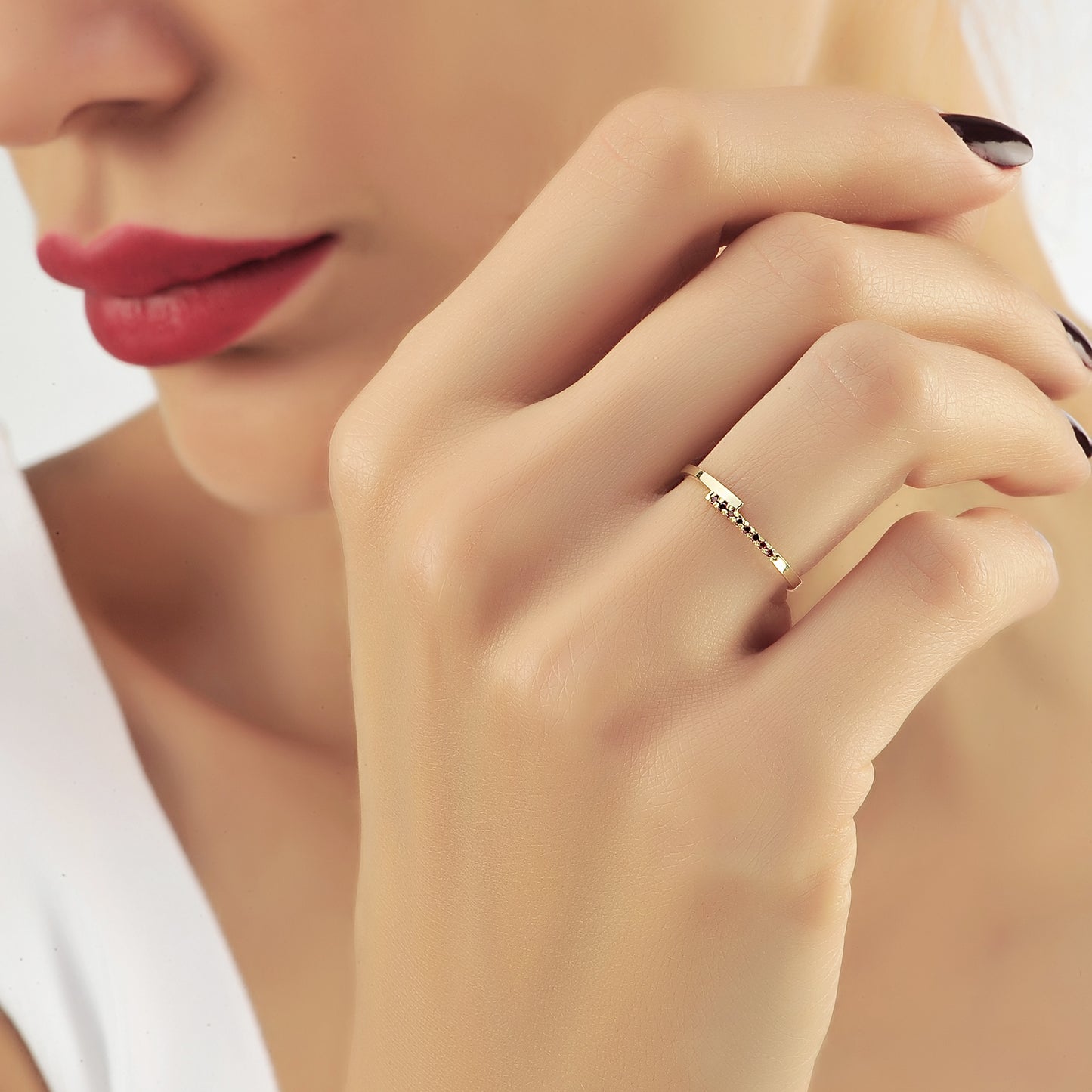 Parallelle Minimalistische Rode Robijn Diamanten Bandring, Kruis Over Kleine Diamanten Clusterring, Handgemaakte 14k 18k Massief Gouden Ring